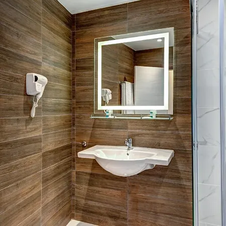 Hotel Panorama Blue Family And Free Parking 3*