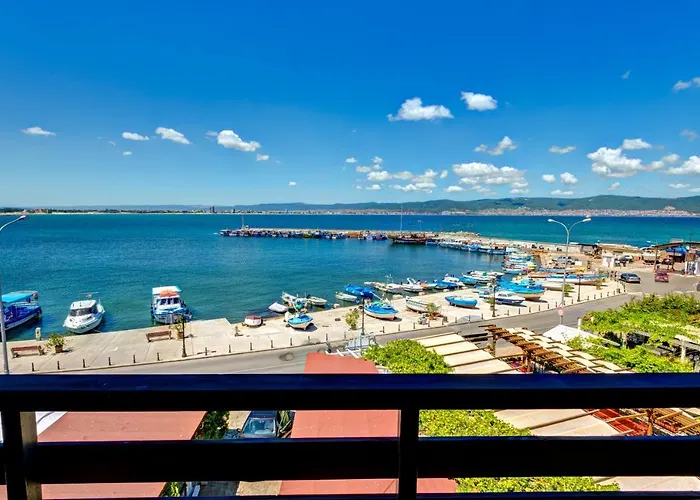 Panorama Blue Family And Free Parking Νεσέμπαρ