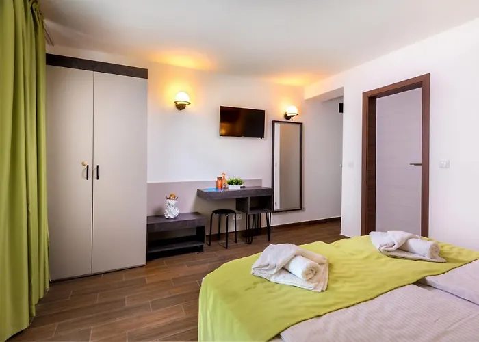 Ξενοδοχείο Panorama Blue Family And Free Parking 3*